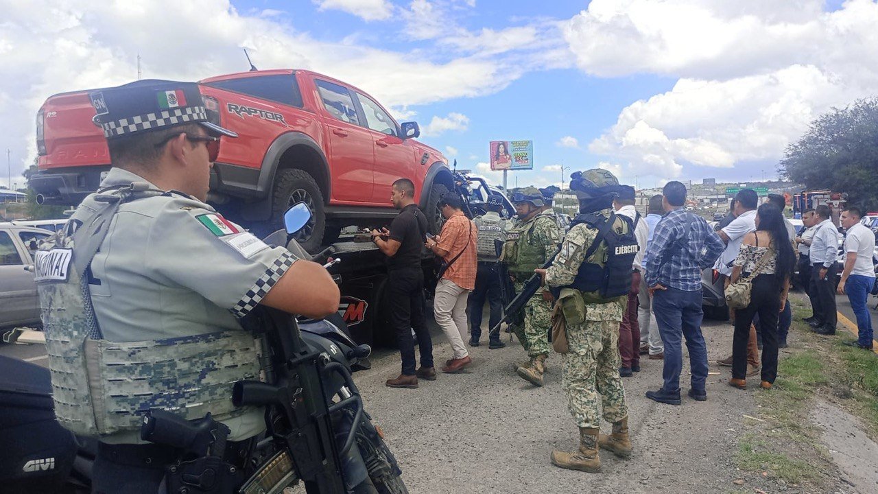 📲Resumen del lunes 29 de junio de 2026 de Expreso Querétaro. ❌Detenido un elemento federal activo entre banda de secuestradores. ☔️Lluvias continuarán a lo largo de la semana. 🫶Queretanas varadas en Venezuela, regresan a casa.