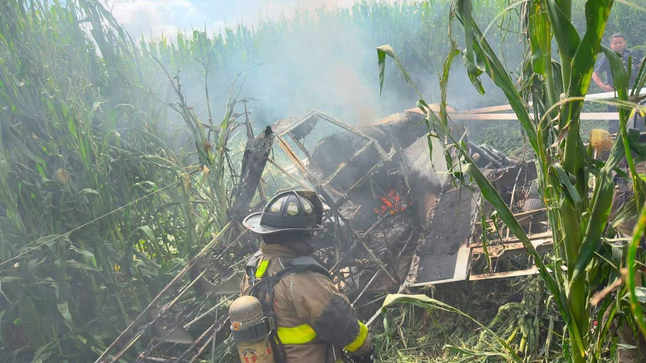 📲Resumen del jueves 09 de junio de 2026 de Expreso Querétaro. 🛩️Se desploma una avioneta de fumigación en San Juan del Río. 👤Detienen a n4rcomënudista, aseguran dinero y drøg4s. 💰Ofrece municipio la mitad del costo de construcción para una rampa de frenado.