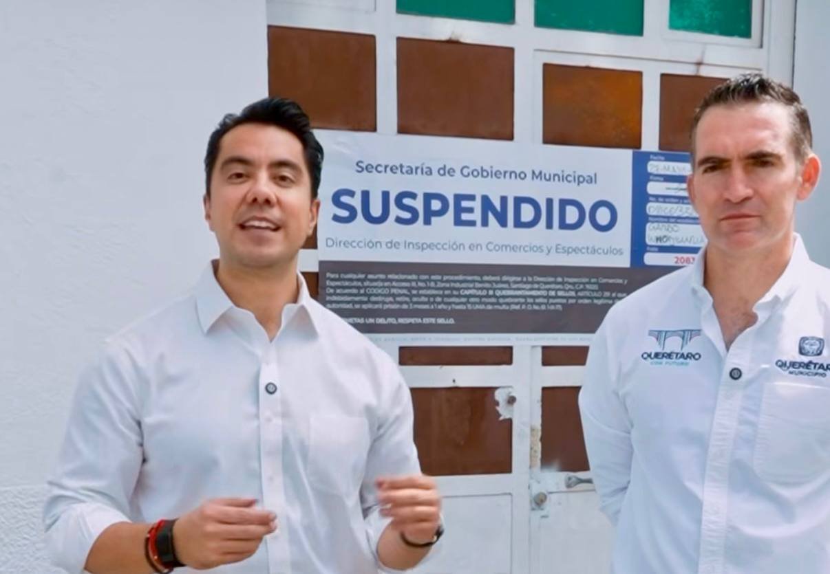 📲Resumen del lunes 03 de agosto de 2026 de Expreso Querétaro.🚷QroMpio clausura empresa que ofrecía terrenos de manera irregular.🍻Cantinas no recuperaron inversión durante justa mundialista.☔️Seguirán las lluvias y actividad eléctrica durante los siguientes días.