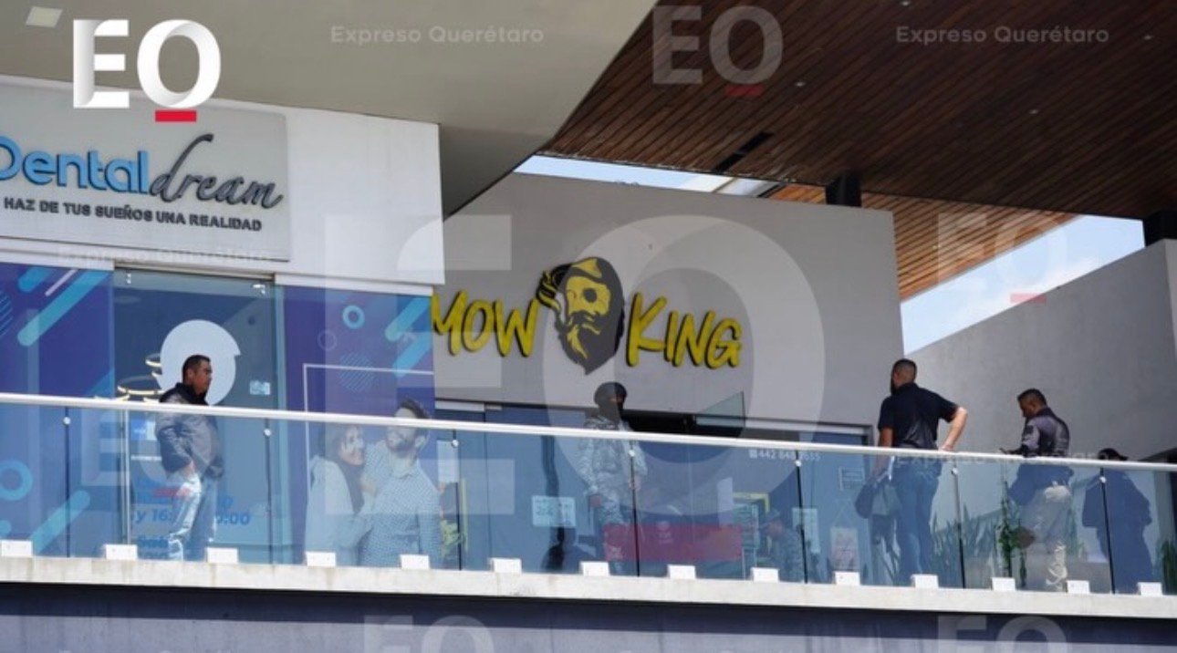 📲Resumen del martes 11 de agosto de 2026 de Expreso Querétaro. 🚬La FGRQro realiza cateos simultáneos en “Smoke Shops”. 🆘CANACO exige al Gobierno Federal una rampa de frenado. 🗣️Denuncian a exgobernador Domínguez por despojo de inmobiliario.