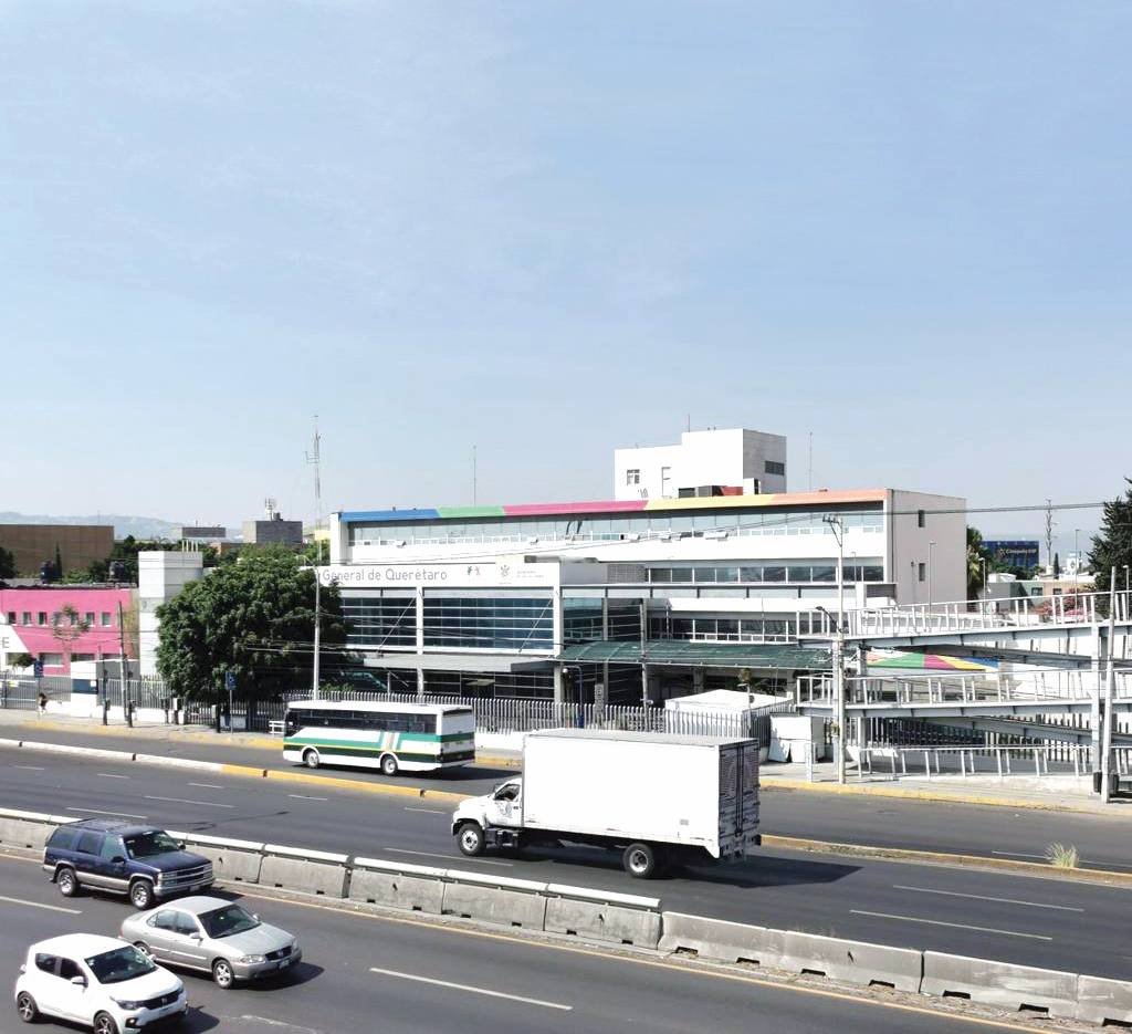 📲Resumen del lunes 28 de septiembre de 2026 de Expreso Querétaro.👮🏻‍♂️Estables de salud se encuentran los dos elementos de PoEs lesionados durante rescate. 🏥Antiguo Hospital General será demolido, no se construirá otro nosocomio en ese lugar.