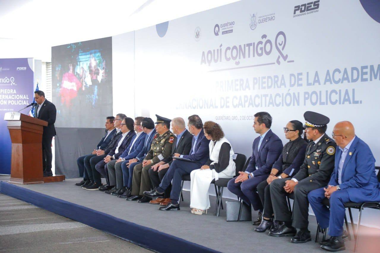 🫡👮🏻‍♂️Con la presencia del embajador de Estados Unidos, Ronald Johnson, se realiza la colocación de la primera piedra de la Academia Internacional de Capacitación Policial en #Querétaro.