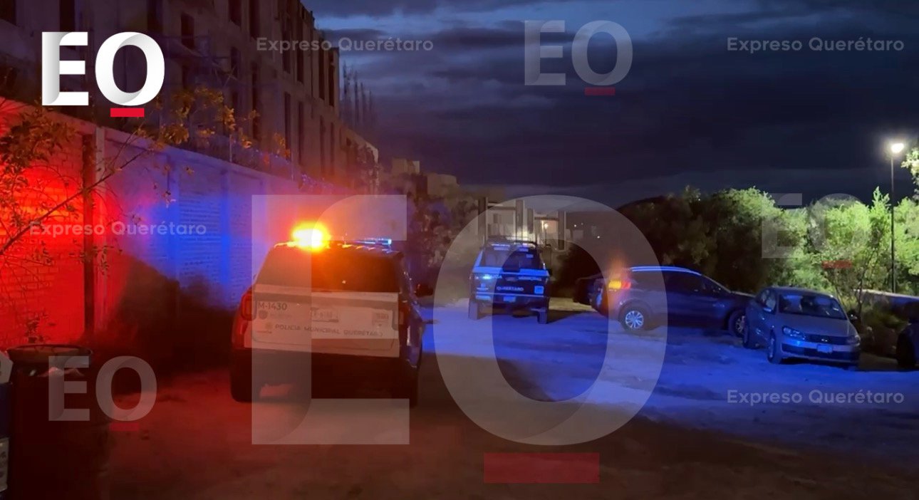 📲Resumen del jueves 08 de octubre de 2026 de Expreso Querétaro.⚡️Cortes de energía eléctrica continúan afectando a comercios queretanos. 🆘Colocarán arcos detectores de metales en secundarias del estado.👮🏻‍♂️Academia policial contará con los permisos debidos.