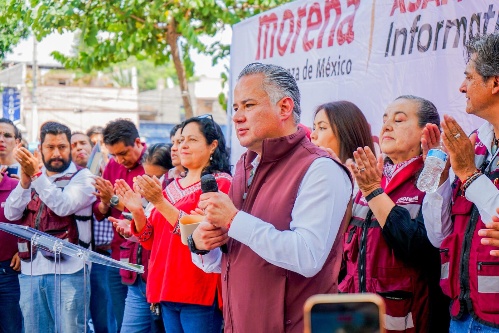 🟤Del Tribunal Electoral a coordinador de la 4T en Querétaro. 📄Este es el currículum de Santiago Nieto rumbo al 2027.